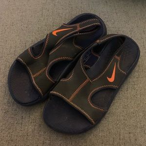Nike sandals size 1y